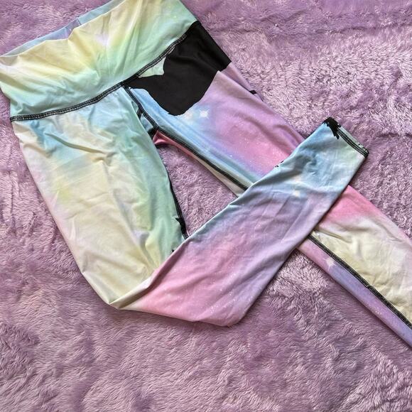 teeki • Nortern Lights Skinny “Hot Pants” Yoga Leggings - Picture 13 of 14